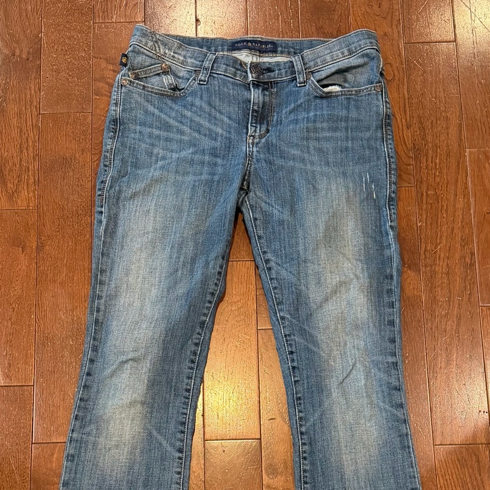 Women’s Rock & Republic Kassandra Light Blue Distressed Size 10M Bootcut Jeans